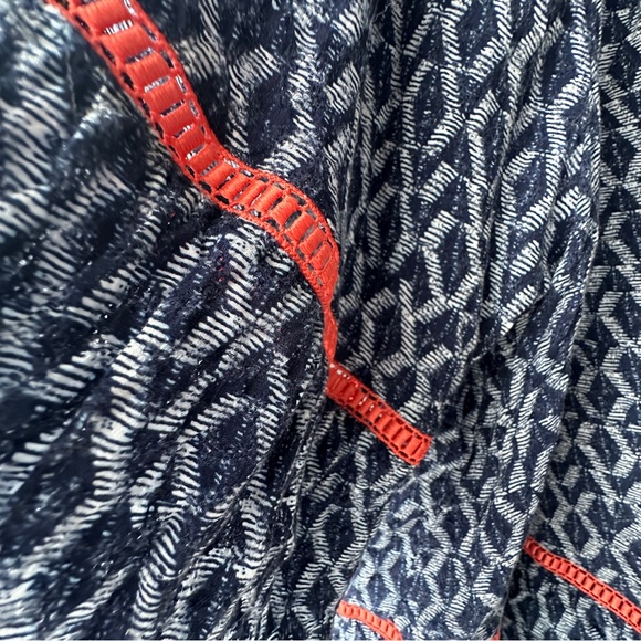 Democracy Flouncy Wide Neck Flutter Sleeve Top 3X - Picture 3 of 8